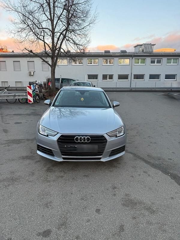 Gebraucht Audi A4 150 PS (110 kW) 2019 Silber Limousine