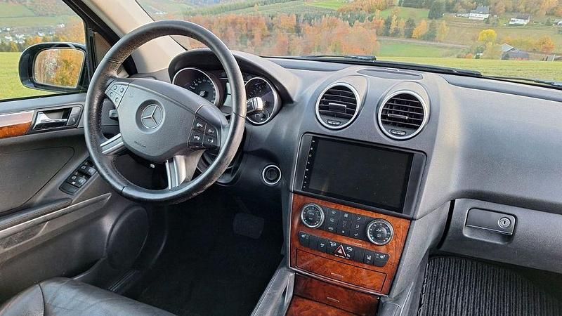 Gebraucht Mercedes ML320 224 PS (164 kW) 2006 Schwarz SUV