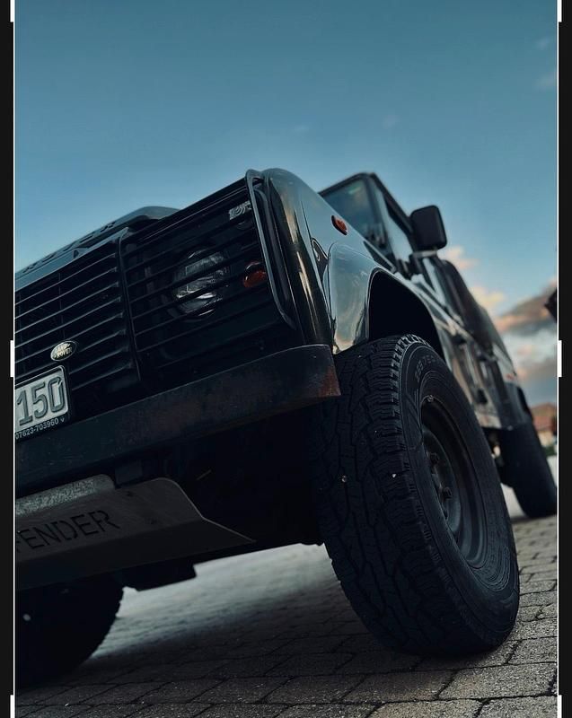 Gebraucht Land Rover Defender 120 PS (88 kW) 2008 Grün SUV