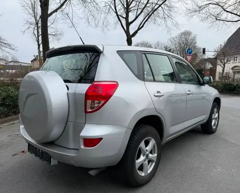Gebraucht Toyota RAV4 Sol 152 PS (111 kW) 2008 Silber SUV