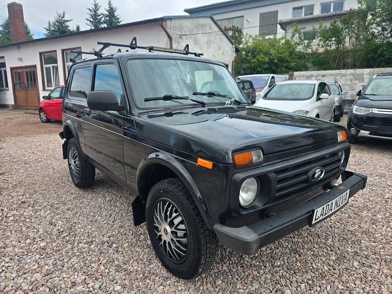 Schwarz Gebraucht 2019 Lada Taiga SUV | 8.999 € (Superpreis) - Bild 1/4