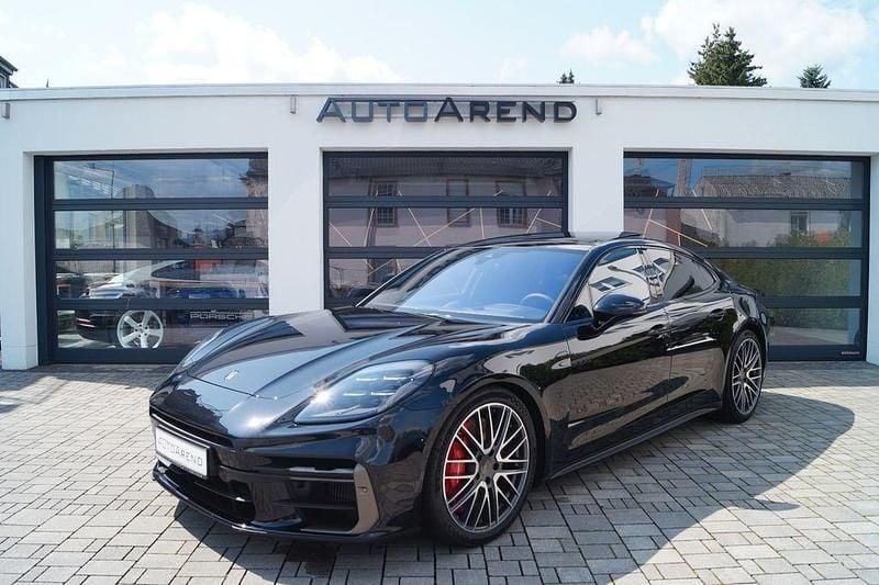 Tiefschwarzmetallic Neu 2024 Porsche Panamera Turbo E-Hybrid Limousine | 177.310 € - Bild 1/4
