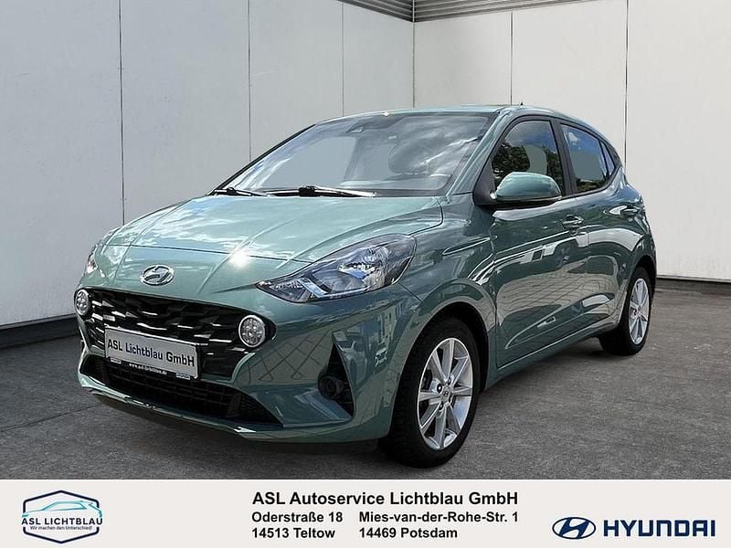 Mangrove green Gebraucht 2022 Hyundai i10 Trend Kleinwagen | 14.990 € (Fairer Preis) - Bild 1/4