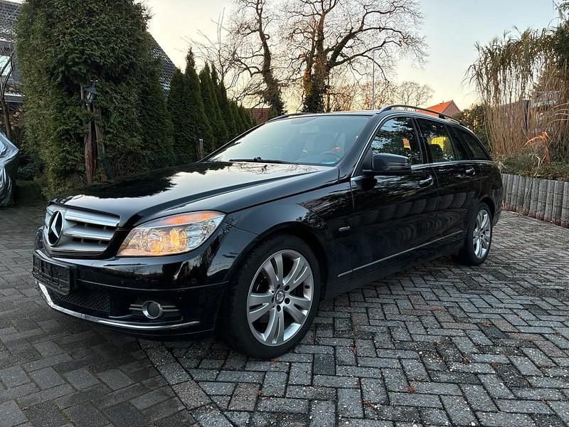 Schwarz Gebraucht 2010 Mercedes C220 Kombi | 2.900 € (Guter Preis) - Bild 1/4