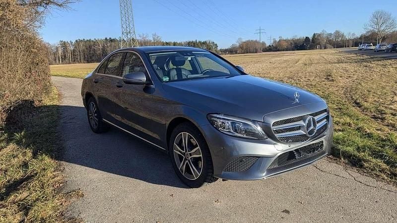 Silber Gebraucht 2019 Mercedes C200 Avantgarde Limousine | 24.300 € (Superpreis) - Bild 1/4