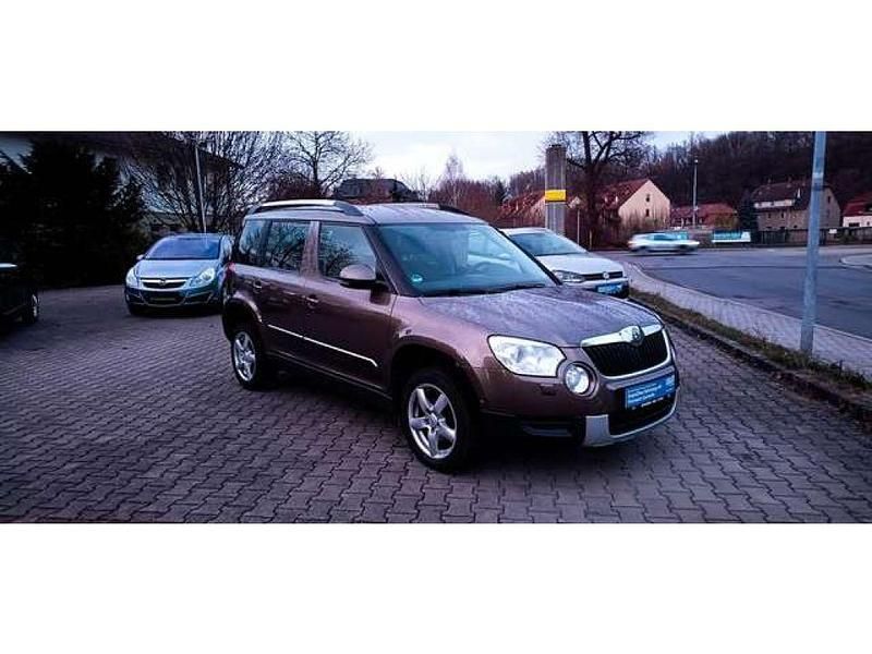 Grau Gebraucht 2013 Skoda Yeti SUV | 8.450 € (Fairer Preis) - Bild 1/3