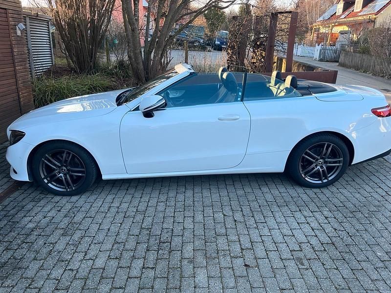Gebraucht Mercedes E200 184 PS (135 kW) 2017 Weiß Cabrio