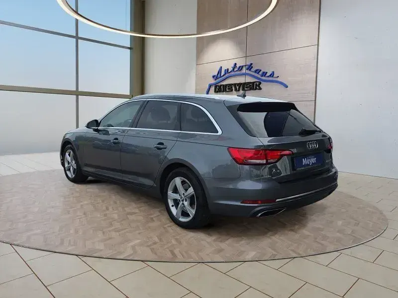 Gebraucht Audi A4 Sport 190 PS (139 kW) 2019 Grau Kombi