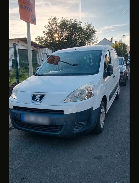 Weiß Gebraucht 2011 Peugeot Partner Van / Kleinbus | 3.500 € (Fairer Preis) - Bild 1/4