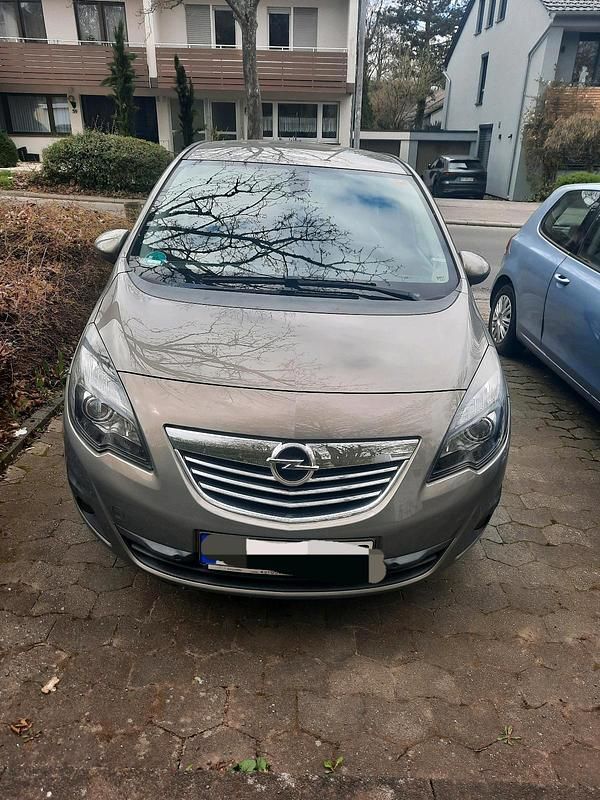 Gebraucht Opel Meriva 140 PS (102 kW) 2013 Braun Van / Kleinbus