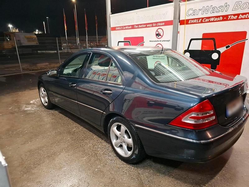 Gebraucht Mercedes C320 218 PS (160 kW) 2001 Blau Limousine