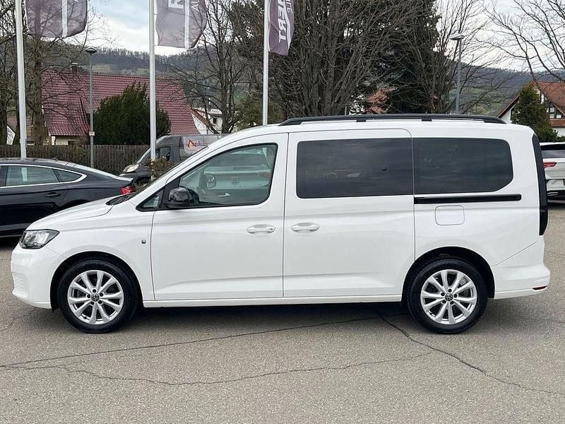 Gebraucht VW Caddy Maxi Dark Label 114 PS (83 kW) 2024 Candyweiss Van / Kleinbus
