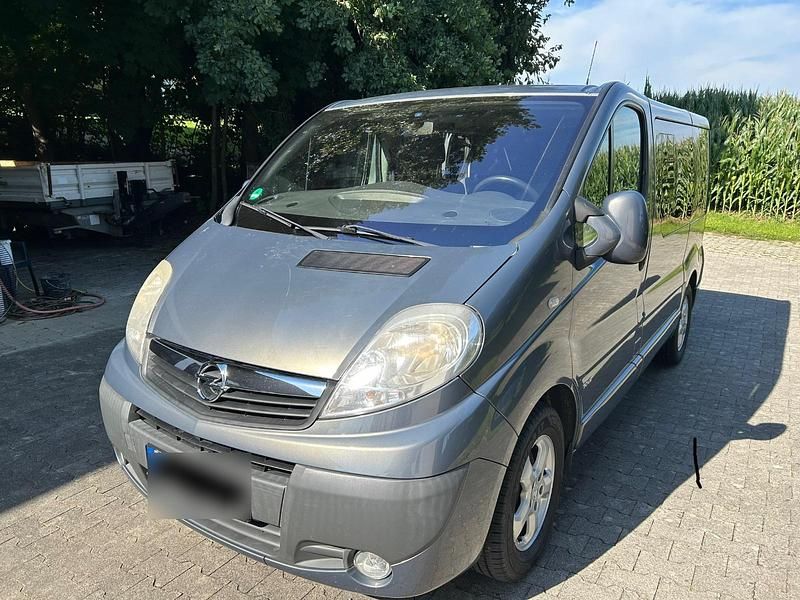 Gebraucht Opel Vivaro 114 PS (83 kW) 2013 Grau Van / Kleinbus