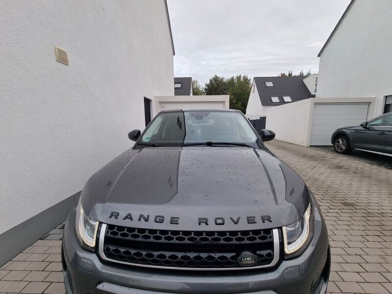Grau Gebraucht 2019 Land Rover Range Rover evoque SE SUV | 23.000 € (Superpreis) - Bild 1/4