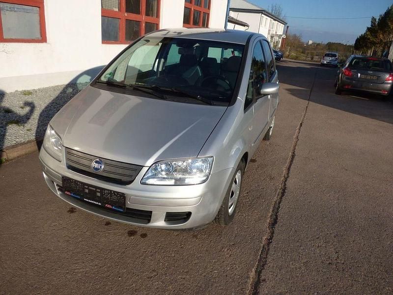 Gebraucht Fiat Idea Emotion 95 PS (69 kW) 2006 Silber Van / Kleinbus