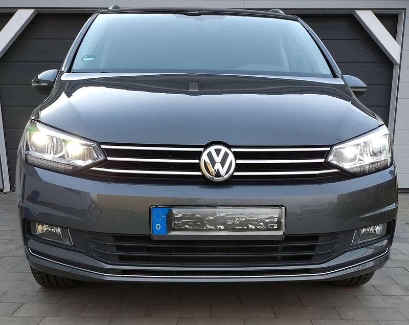 Gebraucht VW Touran Highline 150 PS (110 kW) 2016 Grau Van / Kleinbus
