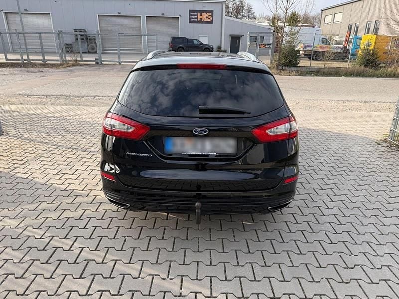 Gebraucht Ford Mondeo Titanium 179 PS (131 kW) 2016 Schwarz Kombi