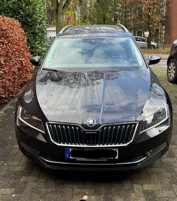 Schwarz Gebraucht 2019 Skoda Superb Style Kombi | 18.000 € - Bild 1/4