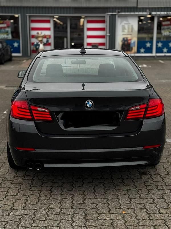 Gebraucht BMW 520 184 PS (135 kW) 2011 Grau Limousine