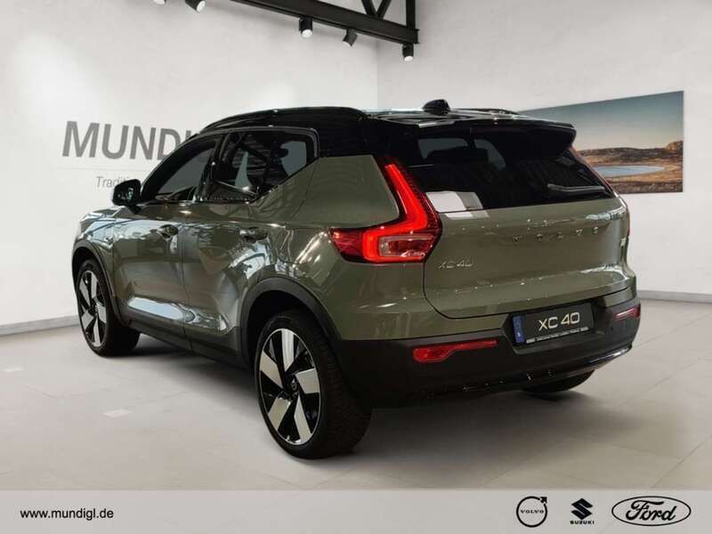 Neu Volvo XC40 Plus 185 kW (252 PS) 2025 Gruen SUV