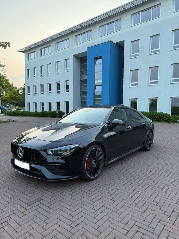 Schwarz Gebraucht 2022 Mercedes CLA35 AMG AMG Coupé | 42.499 € (Guter Preis) - Bild 1/4