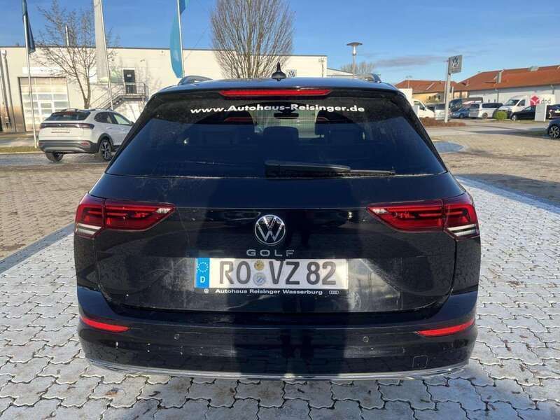 Gebraucht VW Golf VIII Move 150 PS (110 kW) 2024 Schwarz Kombi