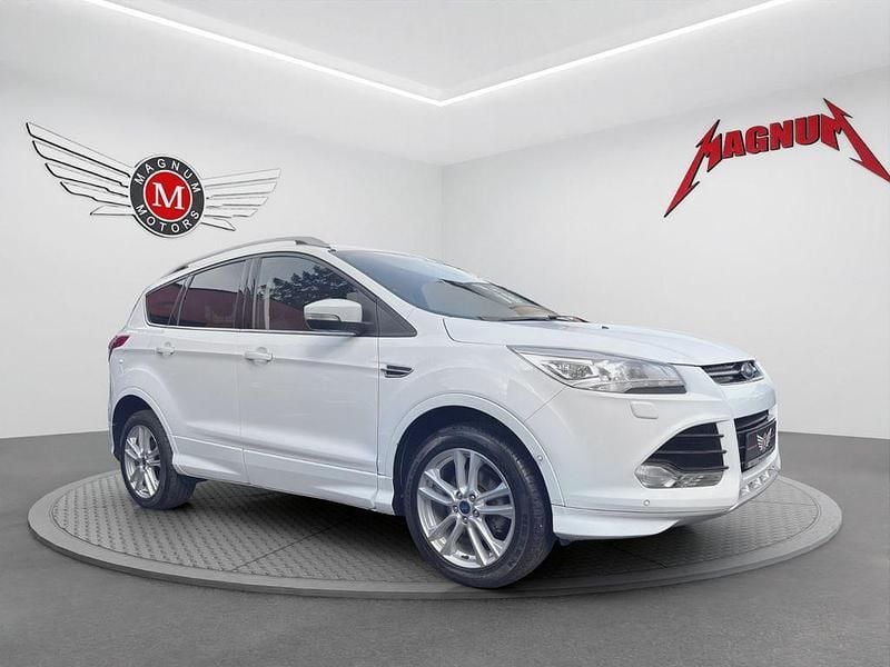 Gebraucht Ford Kuga Individual 150 PS (110 kW) 2015 Weiß SUV