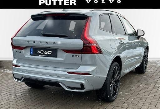 Neu Volvo XC60 Plus 250 PS (183 kW) 2025 Grau SUV