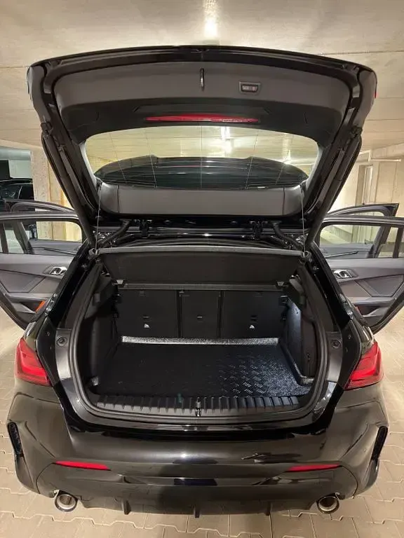 Gebraucht BMW 120 M Sport 178 PS (130 kW) 2024 Schwarz Limousine