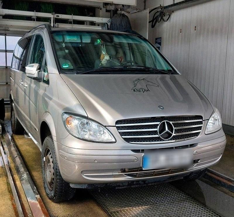 Silber Gebraucht 2010 Mercedes Viano Edition Van / Kleinbus | 7.000 € (Guter Preis) - Bild 1/4