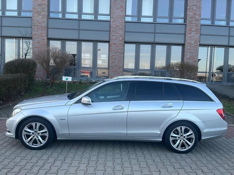 Gebraucht Mercedes C250 204 PS (150 kW) 2011 Silber Kombi