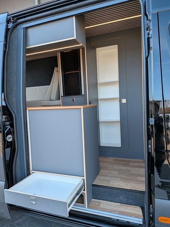 Gebraucht Mercedes Sprinter 190 PS (139 kW) 2025 Schwarz Van
