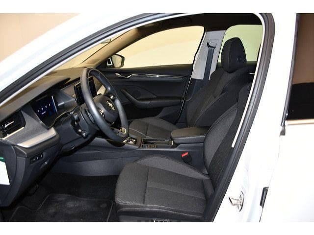 Gebraucht Skoda Octavia Style 116 PS (85 kW) 2023 Candyweiss Kombi