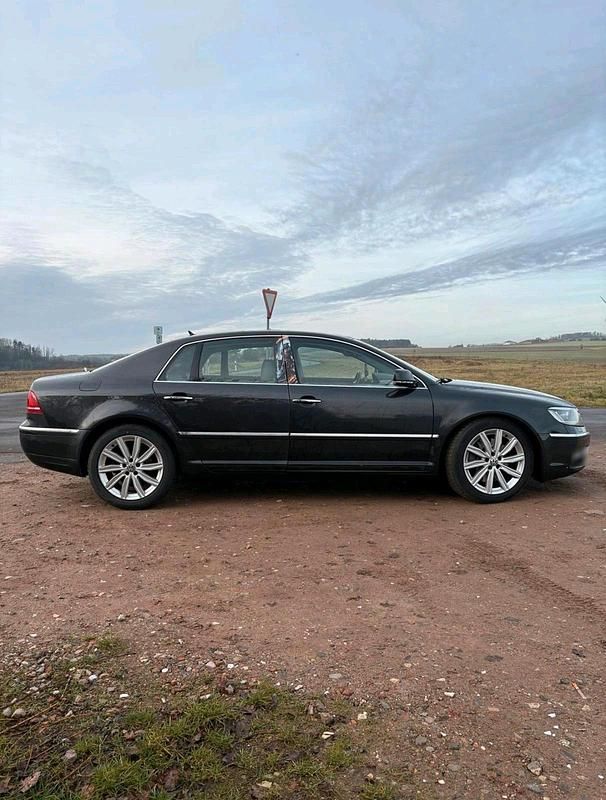 Gebraucht VW Phaeton 240 PS (176 kW) 2011 Grau Limousine