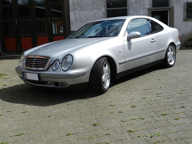 Silber Gebraucht 1998 Mercedes CLK320 Coupé | 3.700 € (Fairer Preis) - Bild 1/4
