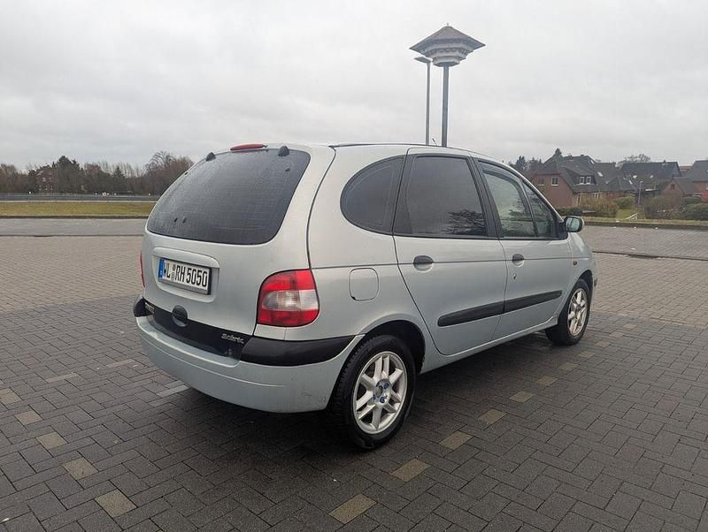 Gebraucht Renault Scénic Expression 107 PS (78 kW) 2002 Silber Van / Kleinbus