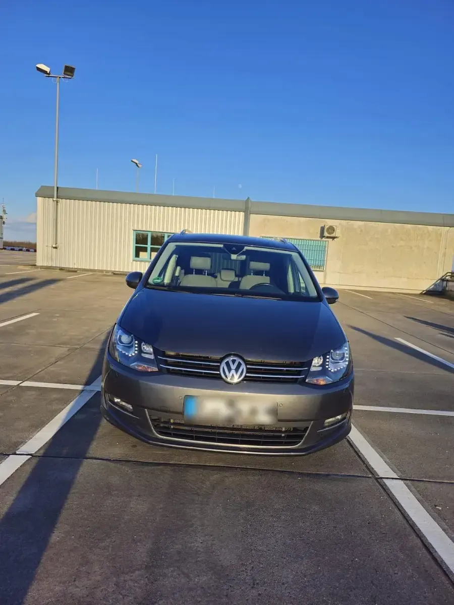Gebraucht VW Sharan 189 PS (139 kW) 2015 Grau Van / Kleinbus