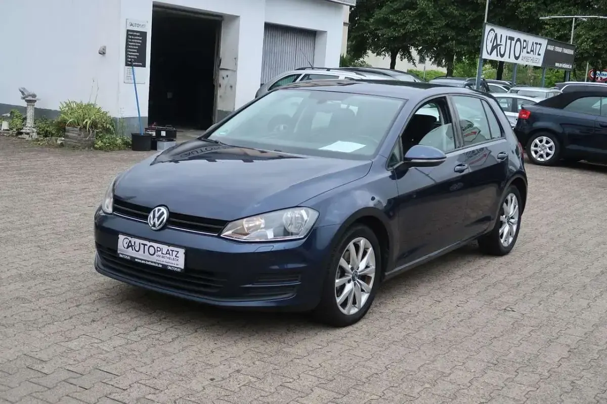 Gebraucht VW Golf VII Comfortline 150 PS (110 kW) 2014 Night blue Limousine