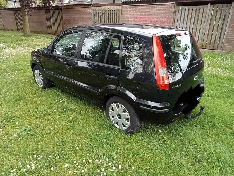 Gebraucht Ford Fusion 100 PS (73 kW) 2003 Schwarz Kleinwagen