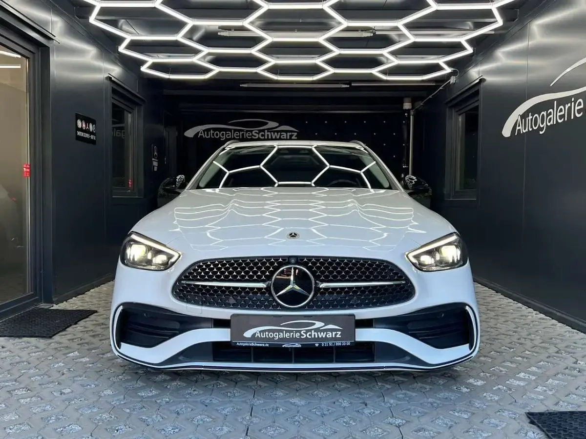Gebraucht Mercedes C300e AMG 313 PS (230 kW) 2023 Amg polarweiß Kombi