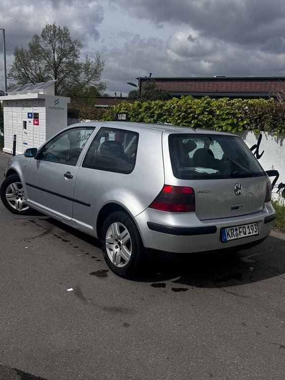 Gebraucht VW Golf IV Edition 75 PS (55 kW) 2001 Grau Kleinwagen