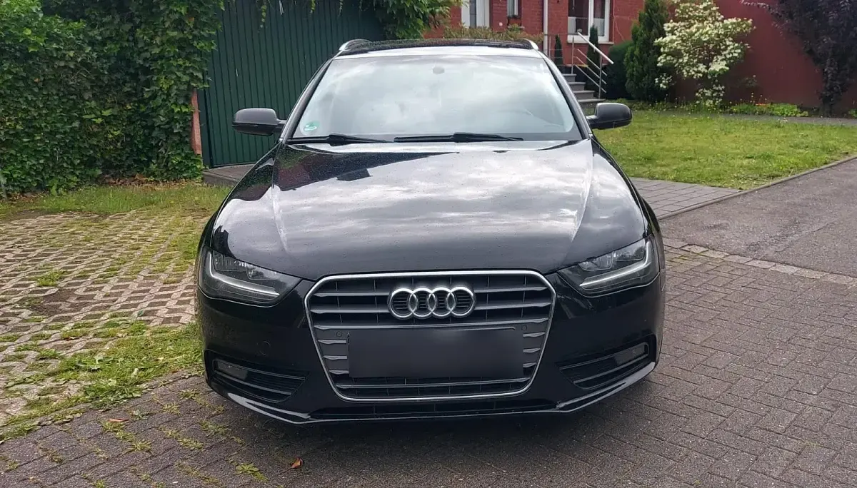 Gebraucht Audi A4 143 PS (105 kW) 2013 Schwarz Kombi