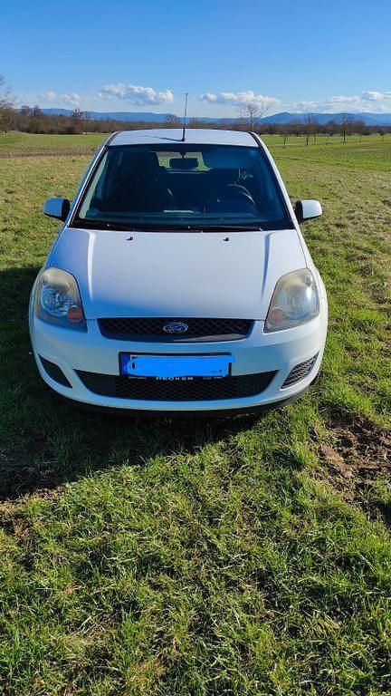 Gebraucht Ford Fiesta Style 69 PS (50 kW) 2007 Weiß Kleinwagen