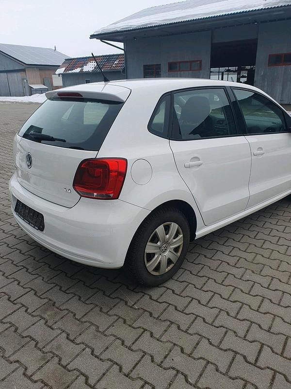 Gebraucht VW Polo 85 PS (62 kW) 2010 Weiß Kleinwagen