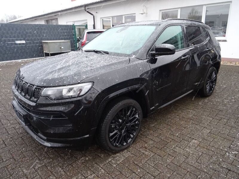 Schwarz Gebraucht 2024 Jeep Compass Altitude SUV | 25.950 € (Superpreis) - Bild 1/4