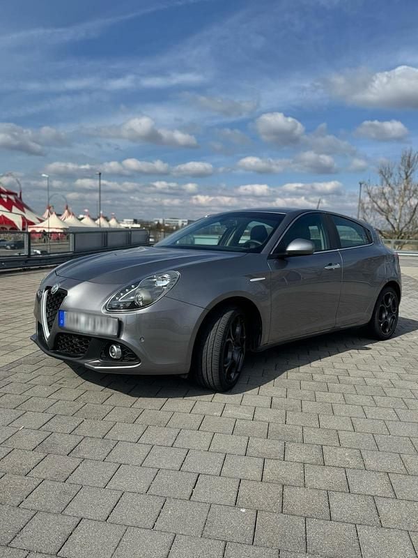 Gebraucht Alfa Romeo Giulietta 120 PS (88 kW) 2018 Grau Limousine