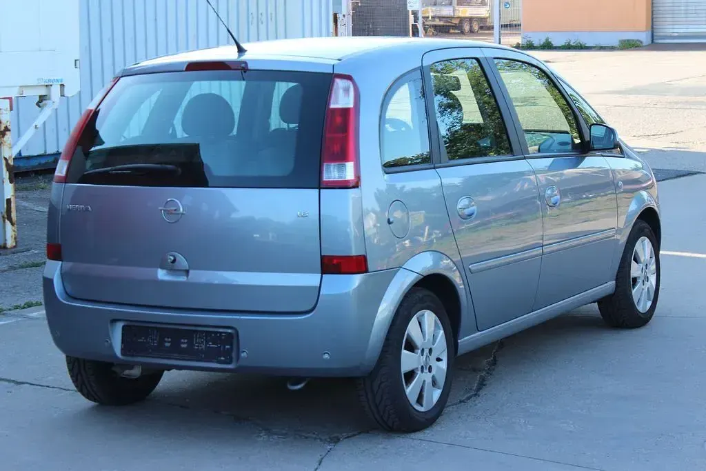 Occasion Opel Meriva Cosmo 101 ch (74 kW) 2005 Argent Monospace