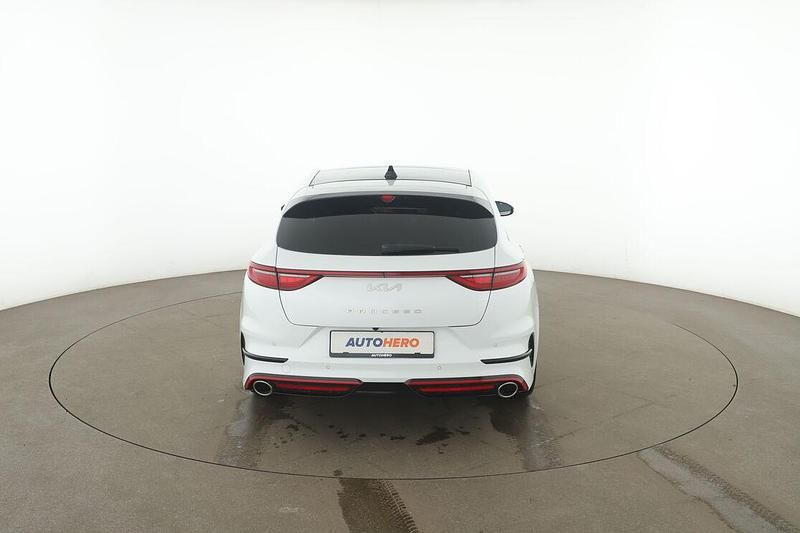Gebraucht Kia ProCeed GT 204 PS (150 kW) 2024 Weiß Kombi