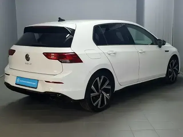 Gebraucht VW Golf VIII R-line 190 PS (139 kW) 2024 Pure white Limousine