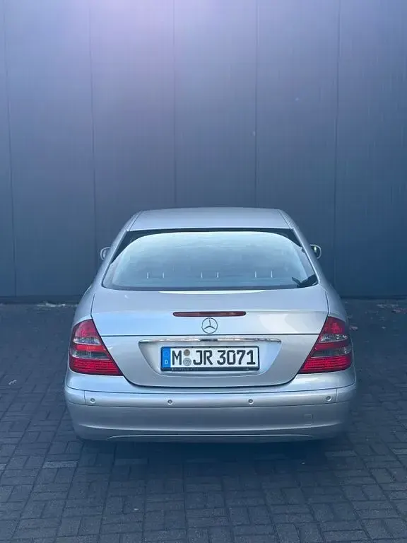 Gebraucht Mercedes E240 Classic 177 PS (130 kW) 2004 Limousine